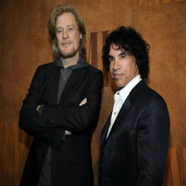 hallandoates1