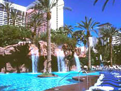 FLAMINGO LAS VEGAS POOL 👙  Flamingo Pool Go Pool Dayclub & Beach Club  Best Pools in Las Vegas 2021 